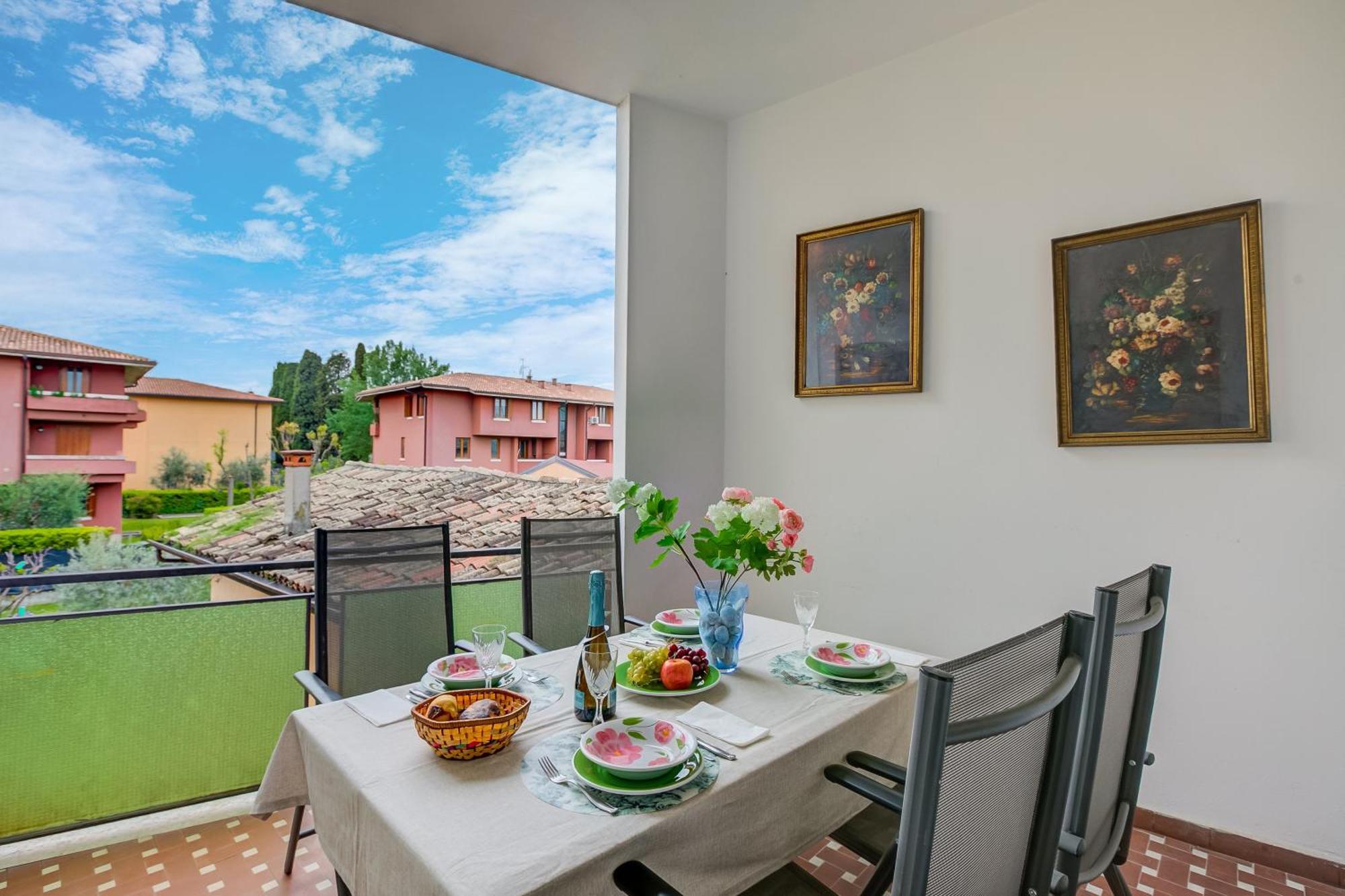 Casa Milly - Happy Rentals Десенцано дел Гарда Екстериор снимка
